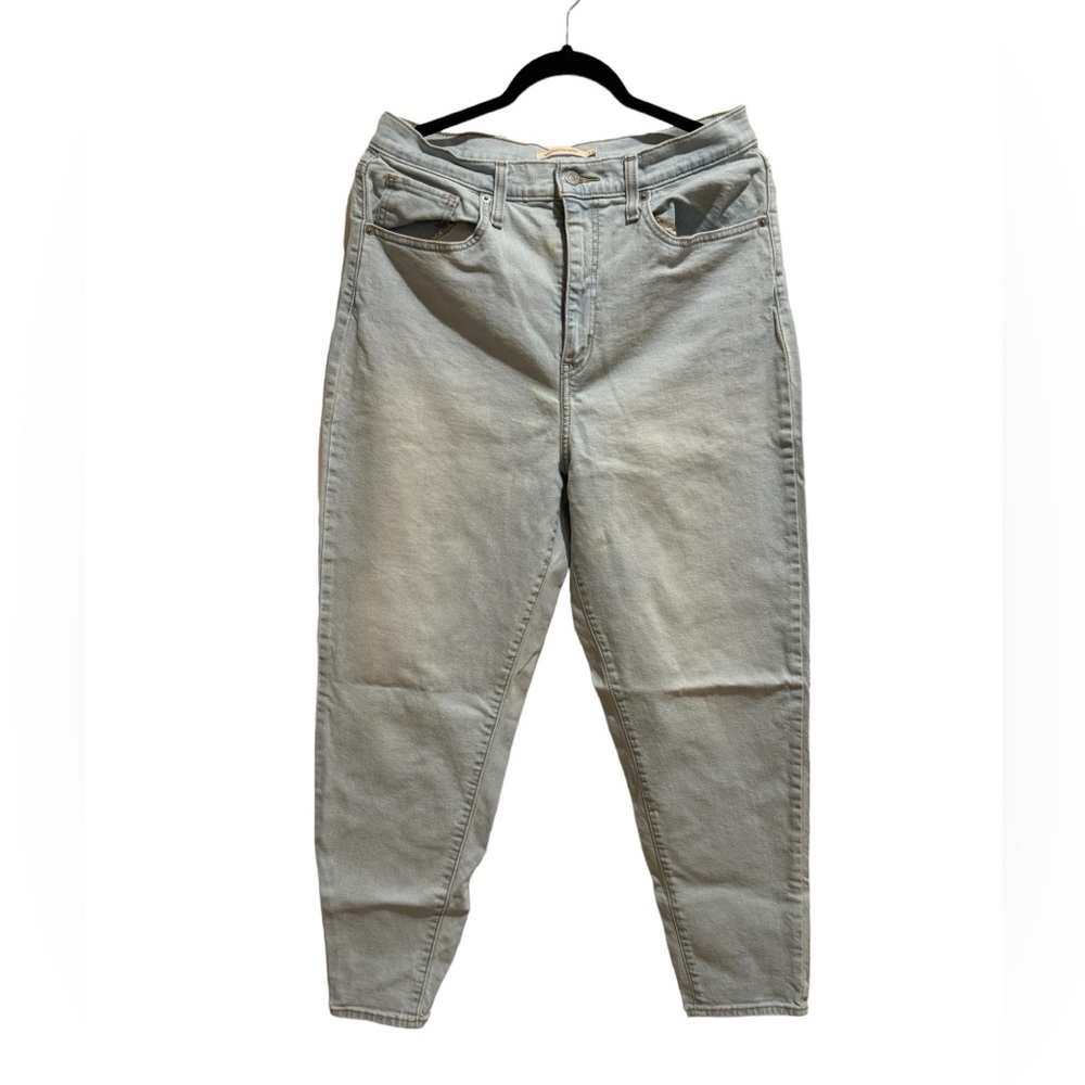 Levi’s Tapered Jeans